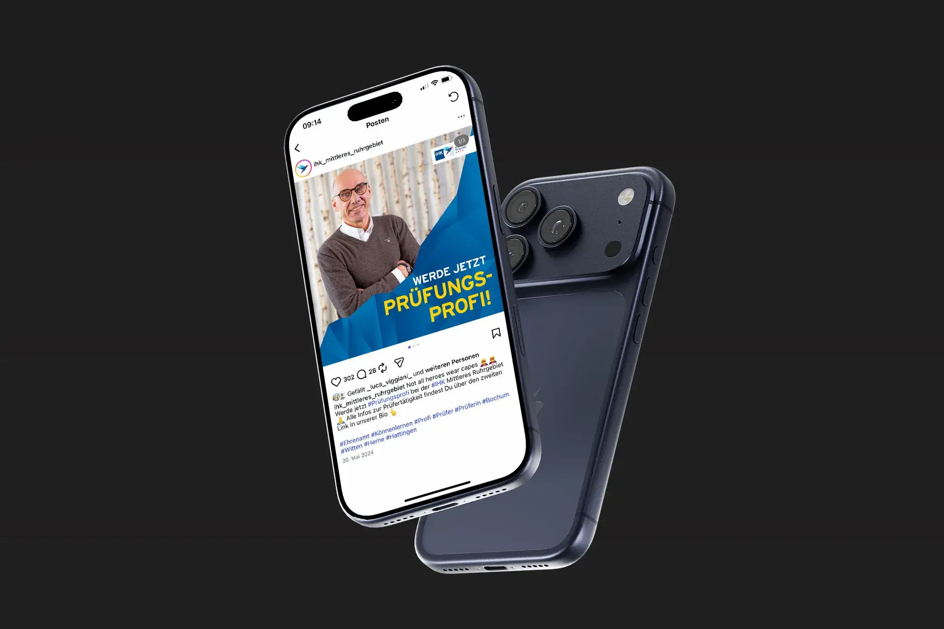 Smartphone zeigt Instagram-Post der IHK Mittleres Ruhrgebiet mit Recruiting-Kampagne "Werde jetzt Prüfungsprofi" als Teil des Social Media Marketings