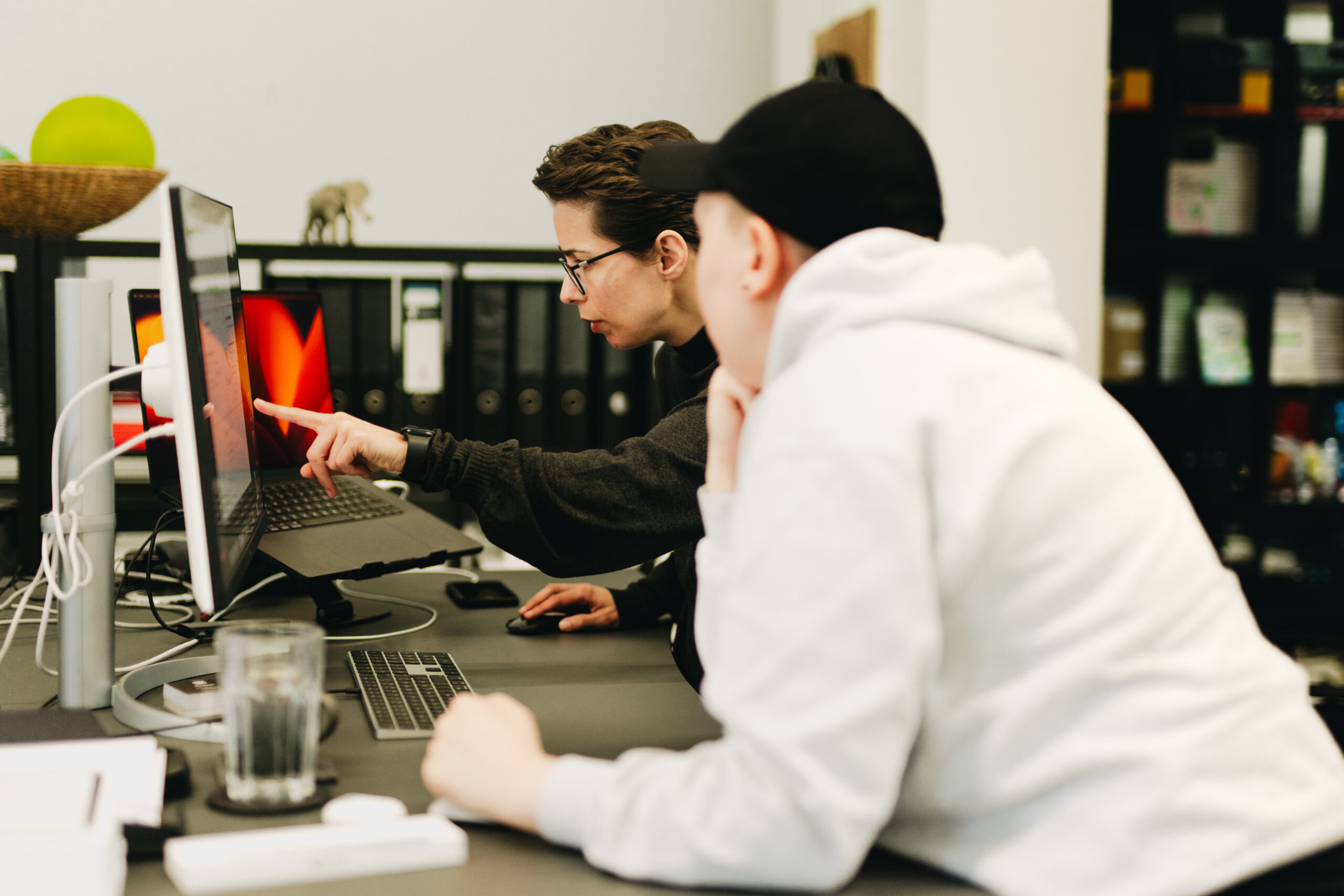 Projektplanung am Bildschirm: Briefing für eine Videoproduktion bei der Videoproduktions-Agentur BECKDESIGN